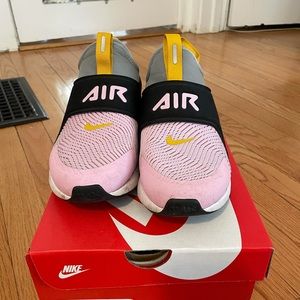 VGUC Nike Air Max 270 Extreme (size Y7)